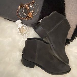 Dolce Vita gray suede ankle boots size 8